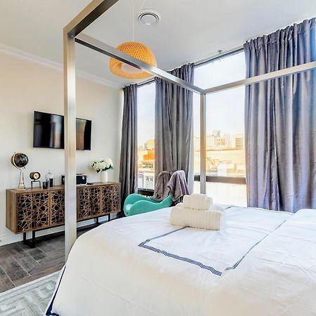 Modern Pet-Friendly Chinatown Apartment โตรอนโต ภายนอก รูปภาพ