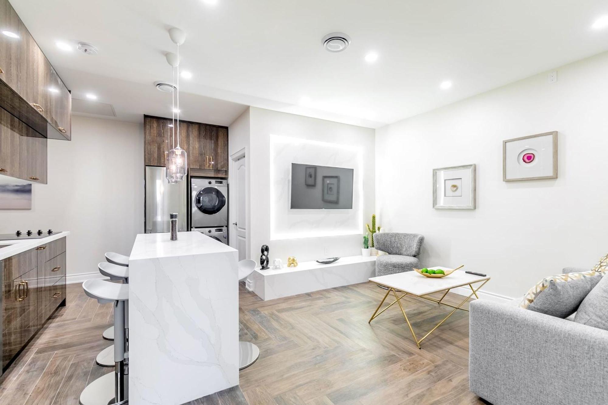 Modern Pet-Friendly Chinatown Apartment โตรอนโต ภายนอก รูปภาพ
