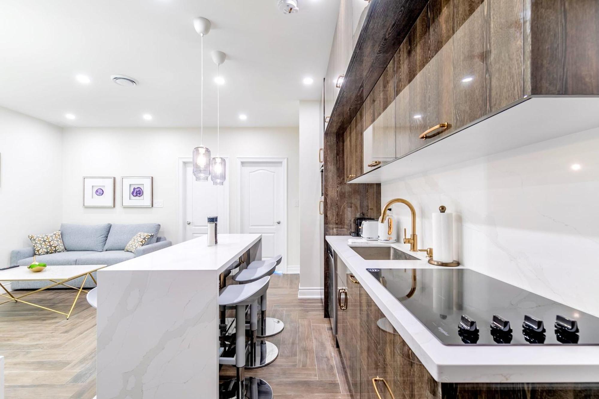 Modern Pet-Friendly Chinatown Apartment โตรอนโต ภายนอก รูปภาพ