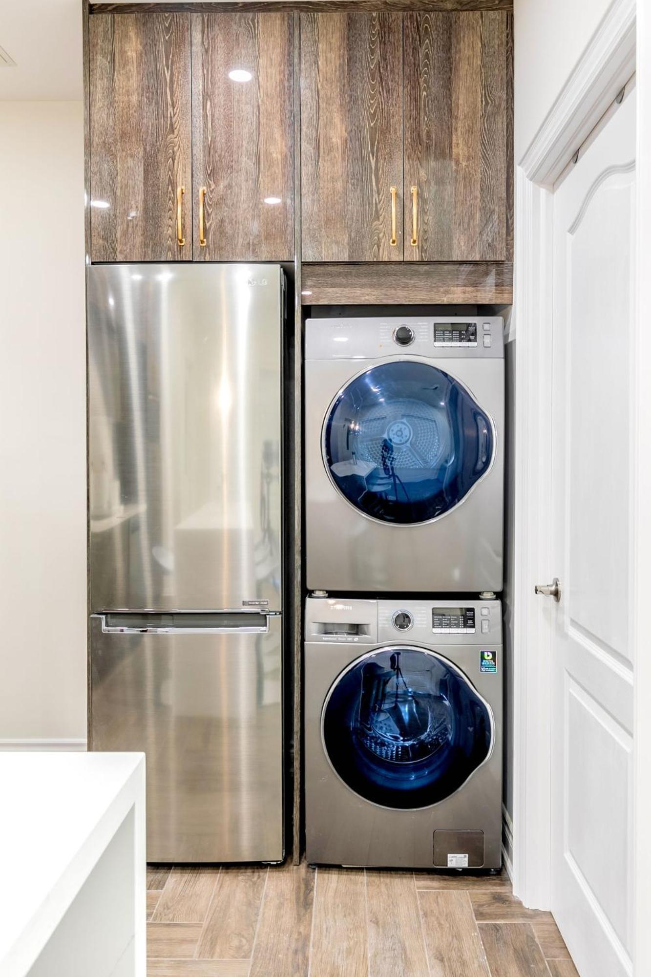 Modern Pet-Friendly Chinatown Apartment โตรอนโต ภายนอก รูปภาพ