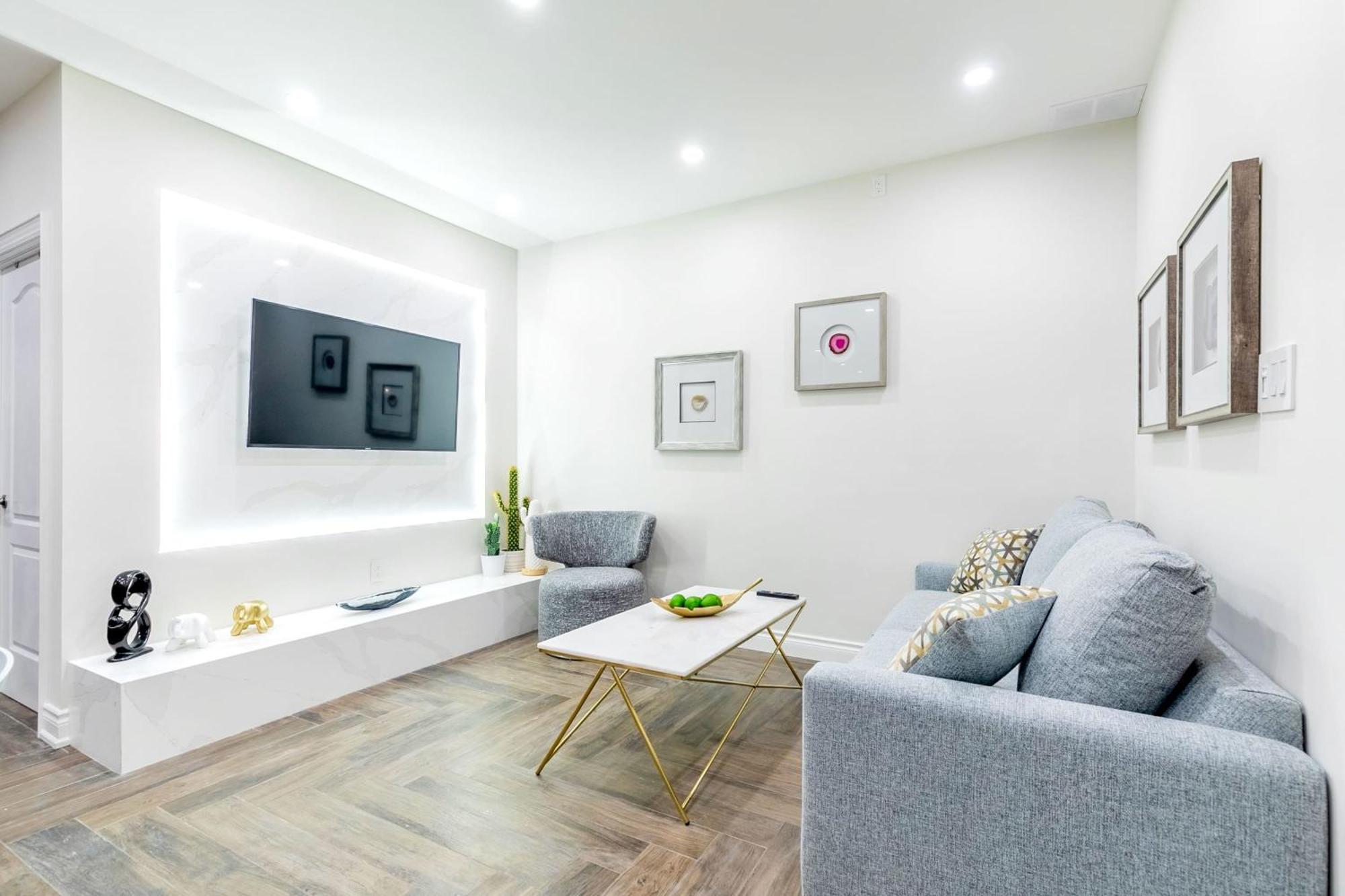 Modern Pet-Friendly Chinatown Apartment โตรอนโต ภายนอก รูปภาพ